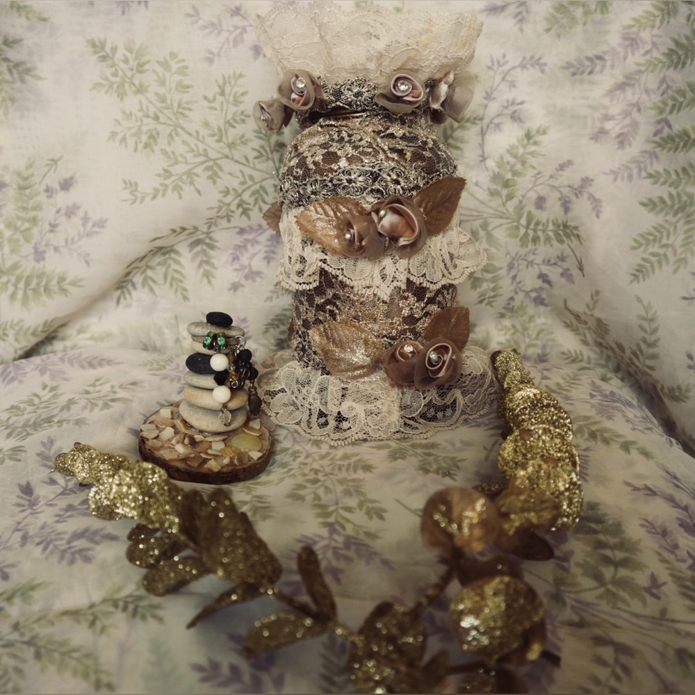 Hand Crafted Gypsy Bottle And Jar Set Butterflies & Flowers Meadow Set - Picture 5 of 15